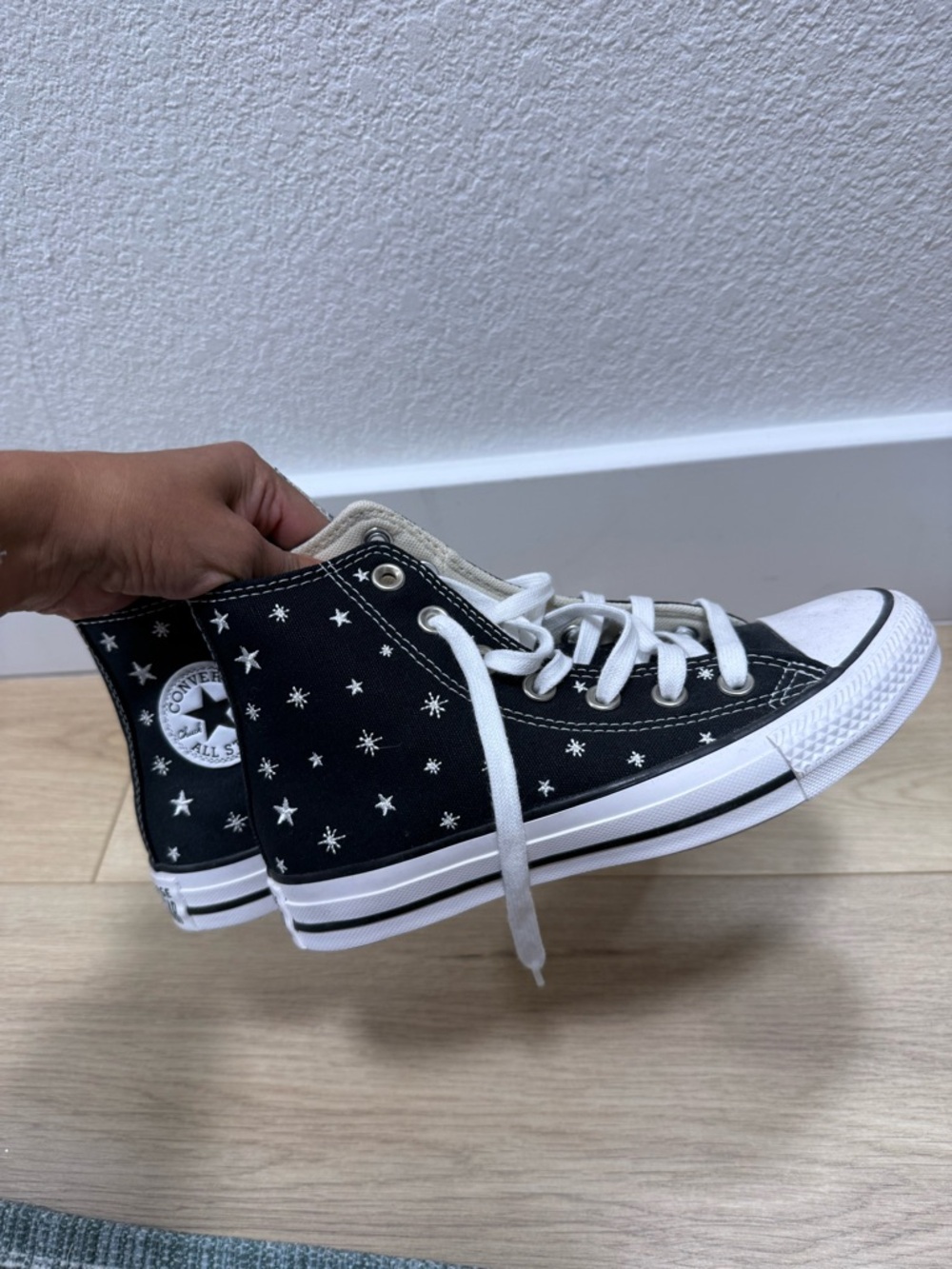 Crystal Energy - Converse Black High-Top Sneakers with White Star Print